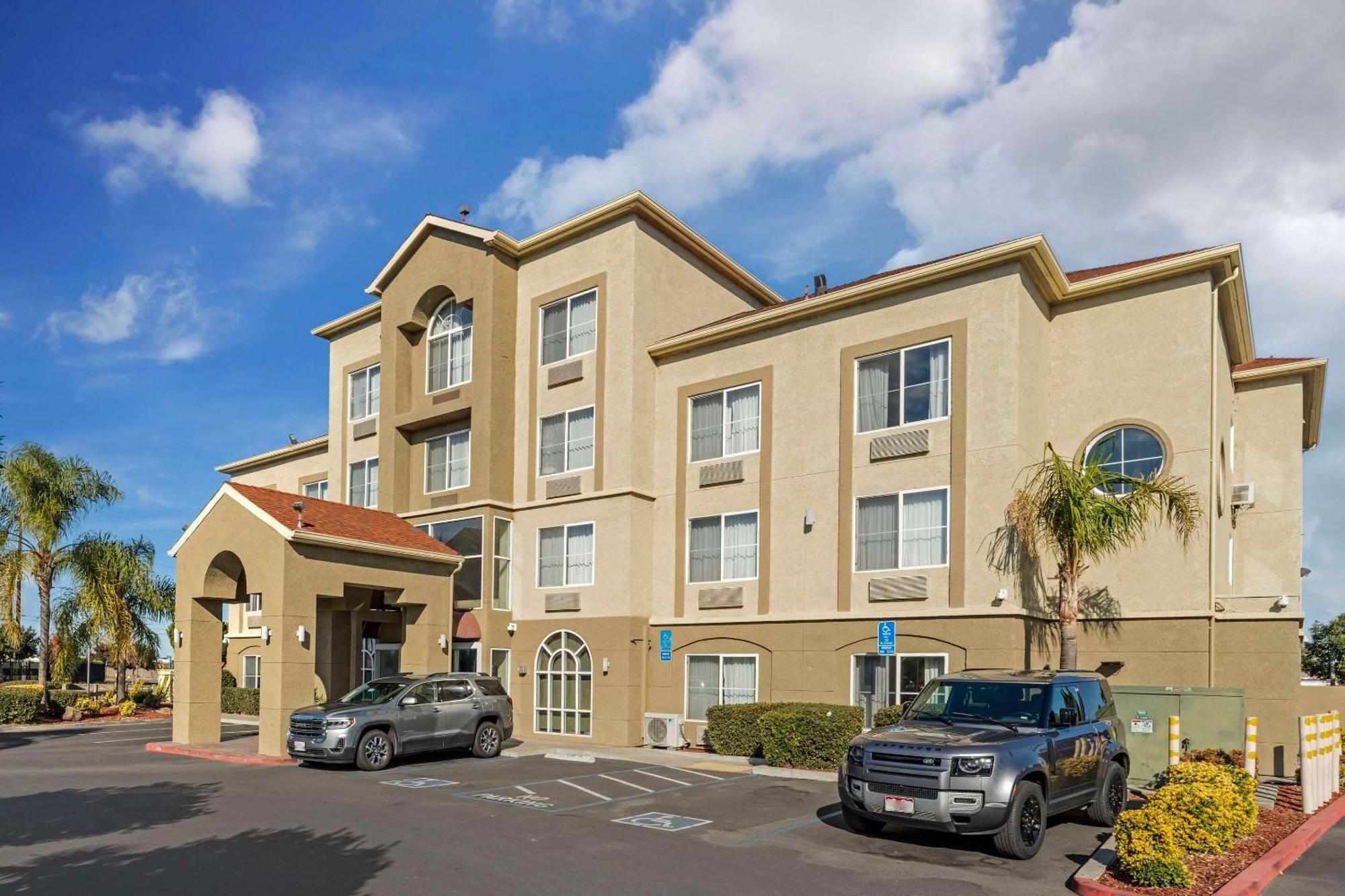Comfort Inn Lathrop Stockton Airport Екстер'єр фото
