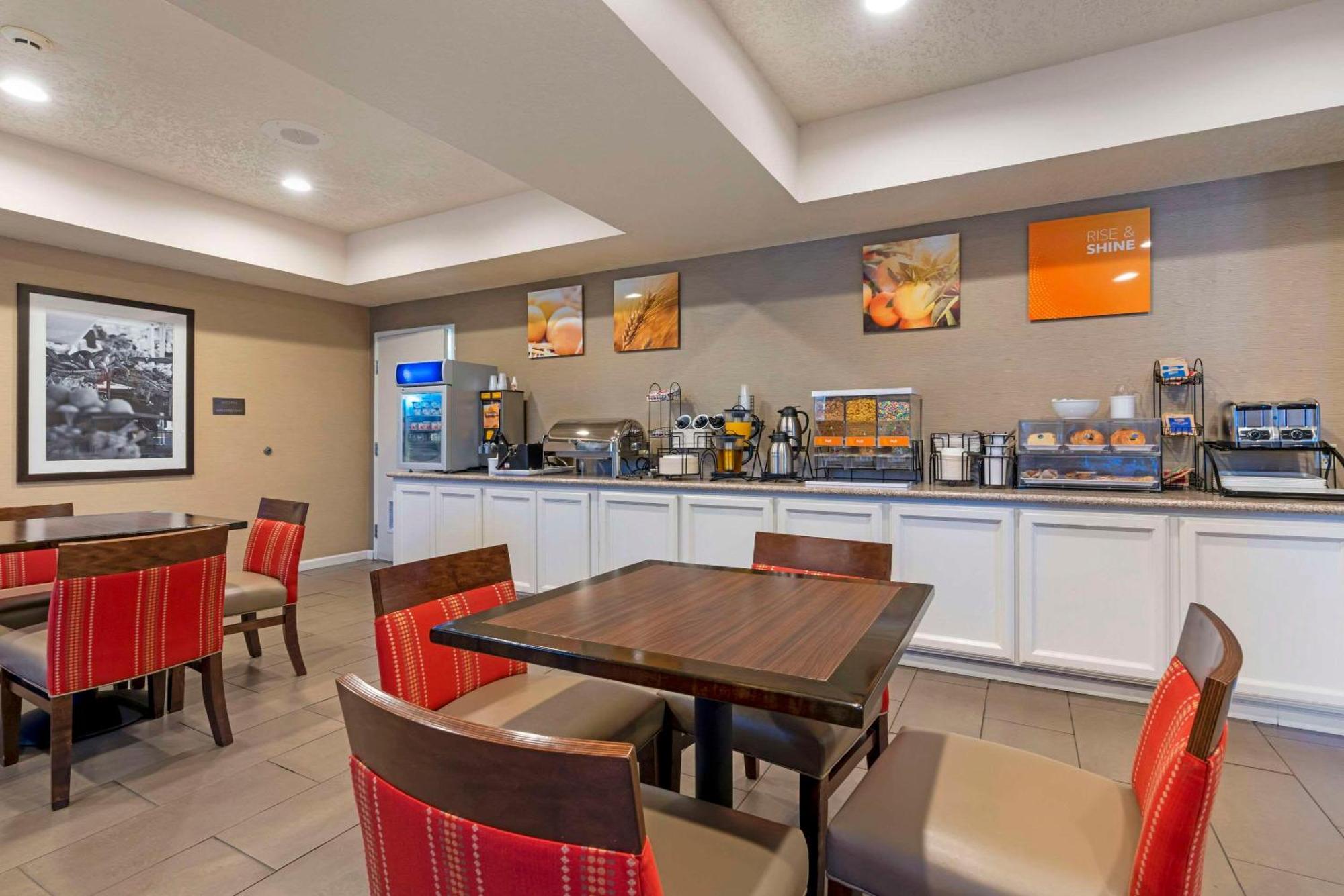 Comfort Inn Lathrop Stockton Airport Екстер'єр фото