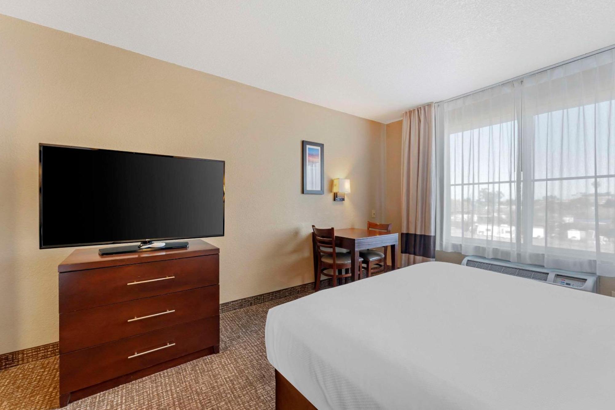 Comfort Inn Lathrop Stockton Airport Екстер'єр фото